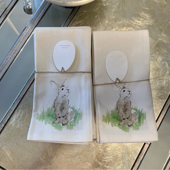 Pottery Barn - Hilltop Garden Bunny Napkins (2 Sets of Four) - Picture 7 of 8